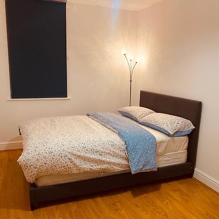 Lovely Cozy One Bedroom Apartment In Whitechapel Лондон Екстер'єр фото